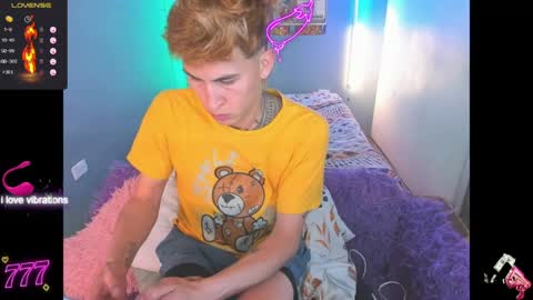 latin_boysxxx_ online show from 03/29/26, 02:11