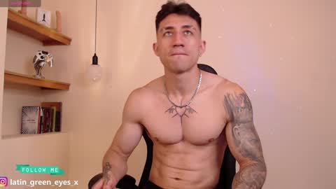 latin_green_eyes_ online show from 01/15/25, 10:57
