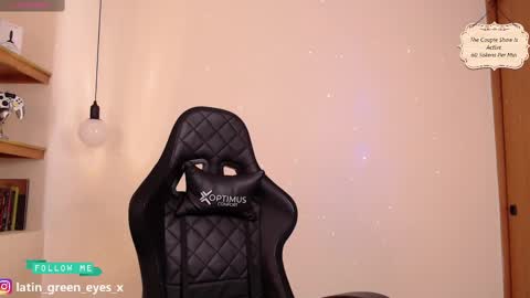 latin_green_eyes_ online show from 02/17/25, 12:38