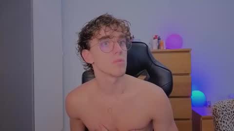  Free OF online show from 10/04/25, 04:21