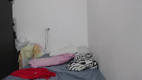 Snapshot of latin_meg chatting on 01/08/25, 04:22 M E G A N online show from 01/08/25, 04:22