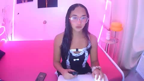 latina_kia online show from 12/23/25, 04:10