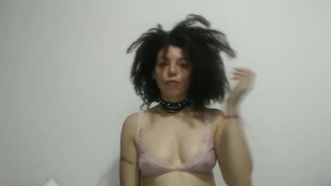 Latinacoka online show from 05/31/26, 01:47
