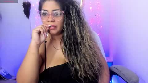 Snapshot of latinamav22 chatting on 07/05/26, 04:19 latinamav22 online show from 07/05/26, 04:19