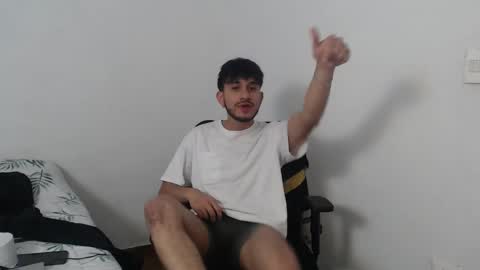 Snapshot of latinbunny7779 chatting on 12/02/24, 02:41 camilo online show from 12/02/24, 02:41