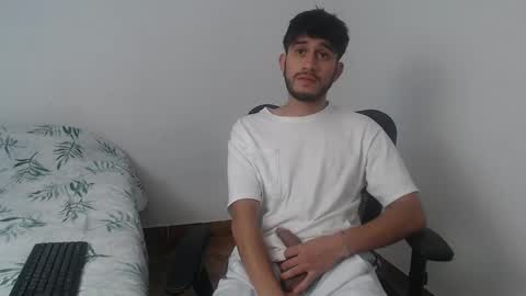 Snapshot of latinbunny7779 chatting on 12/07/24, 01:03 camilo online show from 12/07/24, 01:03