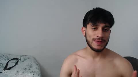 Snapshot of latinbunny7779 chatting on 12/15/24, 06:29 camilo online show from 12/15/24, 06:29