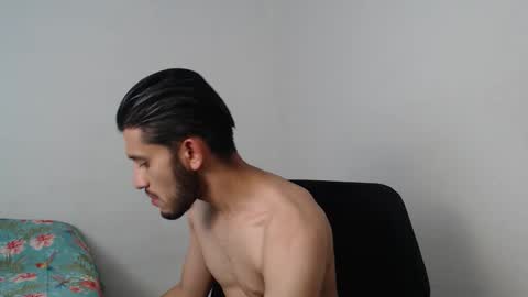 Snapshot of latinbunny7779 chatting on 12/17/24, 03:06 camilo online show from 12/17/24, 03:06