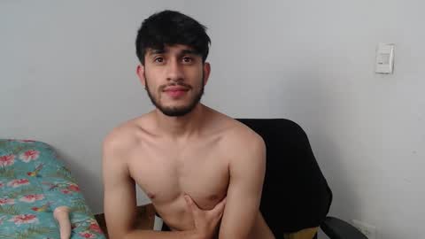 Snapshot of latinbunny7779 chatting on 12/17/24, 06:35 camilo online show from 12/17/24, 06:35