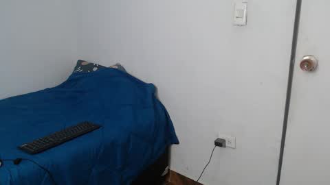 Snapshot of latinbunny7779 chatting on 12/22/24, 03:22 camilo online show from 12/22/24, 03:22