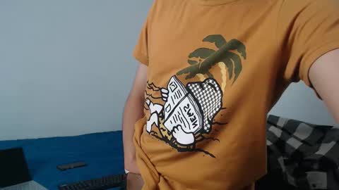 Snapshot of latinbunny7779 chatting on 12/23/24, 01:18 camilo online show from 12/23/24, 01:18