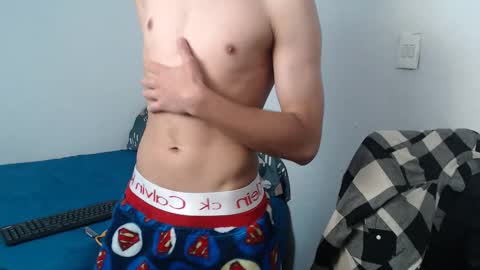 Snapshot of latinbunny7779 chatting on 12/23/24, 04:22 camilo online show from 12/23/24, 04:22