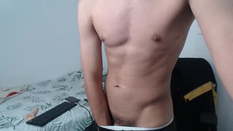 Snapshot of latinbunny7779 chatting on 12/27/24, 03:20 camilo online show from 12/27/24, 03:20