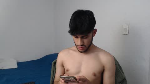 Snapshot of latinbunny7779 chatting on 01/21/25, 01:39 camilo online show from 01/21/25, 01:39