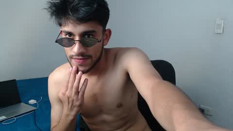 Snapshot of latinbunny7779 chatting on 02/03/25, 08:24 camilo online show from 02/03/25, 08:24