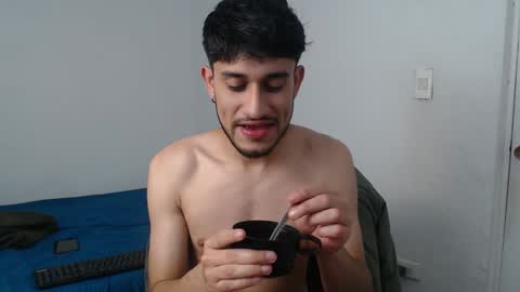 Snapshot of latinbunny7779 chatting on 02/06/25, 07:35 camilo online show from 02/06/25, 07:35