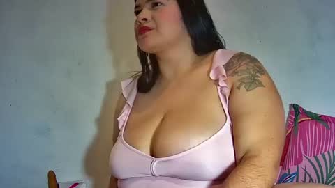 latincurvy1992 online show from 02/17/25, 04:09