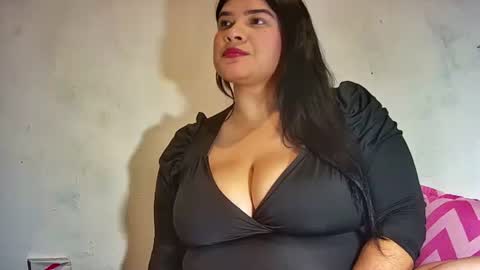 latincurvy1992 online show from 02/27/25, 04:09