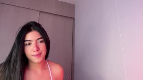 Snapshot of latinella chatting on 09/20/25, 12:50 Hi - online show from 09/20/25, 12:50