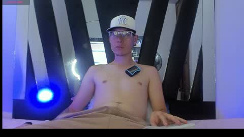 Santiago online show from 04/13/26, 04:45