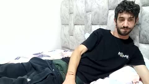 latinlustandfrenchkiss online show from 12/05/25, 03:52