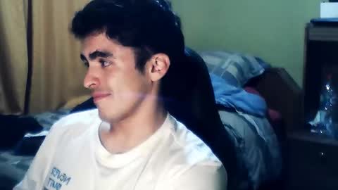 Snapshot of latinn_babe chatting on 10/03/25, 02:41 latinn_babe online show from 10/03/25, 02:41