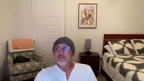 QS - INDEPENDENT MODEL online show from 10/23/25, 05:40