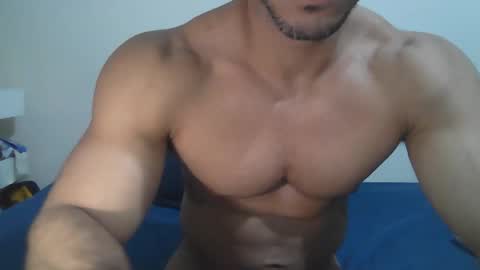 latino_rodri online show from 03/28/26, 12:49