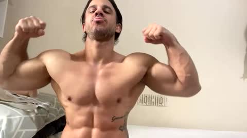 latino_rodri online show from 04/11/26, 10:19