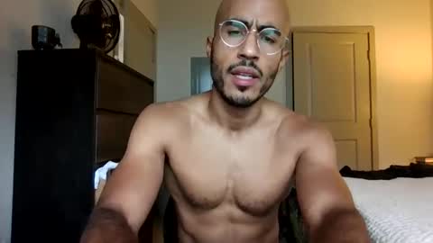 Snapshot of latinomixedbbc chatting on 11/18/25, 02:43 latinomixedbbc online show from 11/18/25, 02:43