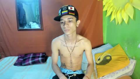 Snapshot of latinskinny_ chatting on 11/21/25, 04:11 Angel online show from 11/21/25, 04:11