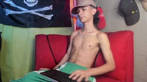 Snapshot of latinskinny_ chatting on 06/27/26, 12:22 Angel online show from 06/27/26, 12:22
