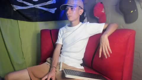 Snapshot of latinskinny_ chatting on 06/28/26, 02:06 Angel online show from 06/28/26, 02:06