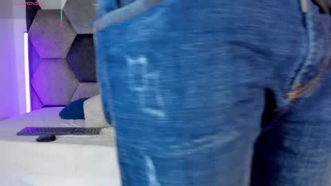 LEANDRO online show from 04/16/26, 03:40