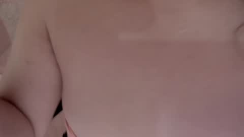 Laura online show from 02/11/25, 02:57