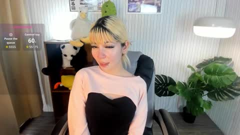 laukyubey1 online show from 09/27/25, 09:09