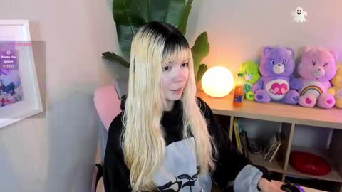 laukyubey1 online show from 11/20/25, 07:57