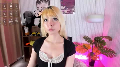 laukyubey1 online show from 02/11/26, 08:03