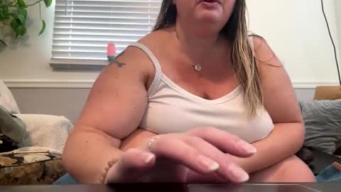 LauLauMa online show from 01/22/25, 02:35