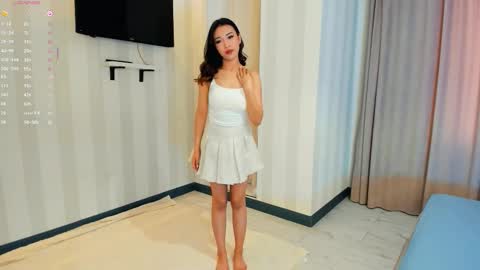 Snapshot of laumalove chatting on 02/17/26, 05:04 Lauma online show from 02/17/26, 05:04