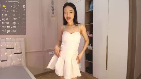 Lauma online show from 04/27/26, 02:31