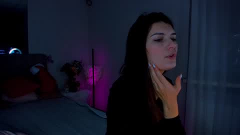 Laura online show from 01/17/25, 06:15