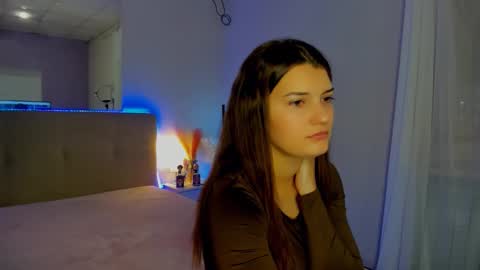 Laura online show from 11/13/25, 07:07