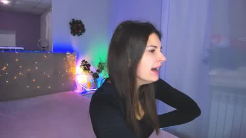 Laura online show from 12/22/25, 06:21