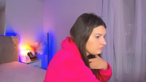 Snapshot of laura__leee chatting on 02/16/26, 06:20 Laura online show from 02/16/26, 06:20