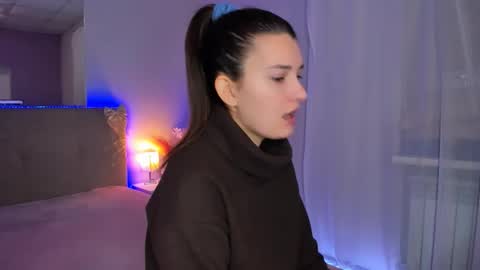 Snapshot of laura__leee chatting on 02/20/26, 06:37 Laura online show from 02/20/26, 06:37