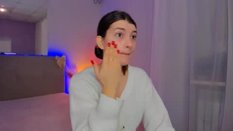 Laura online show from 03/17/26, 05:55