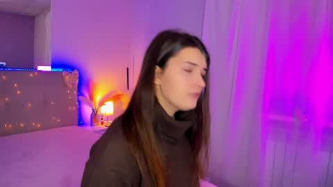 Laura online show from 04/09/26, 07:03