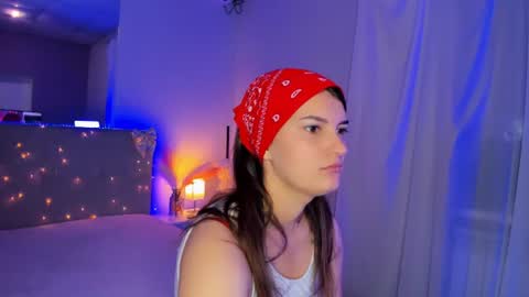 Snapshot of laura__leee chatting on 06/16/26, 04:48 Laura online show from 06/16/26, 04:48