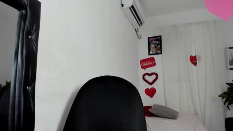 laura_and_kevin online show from 02/23/26, 08:28